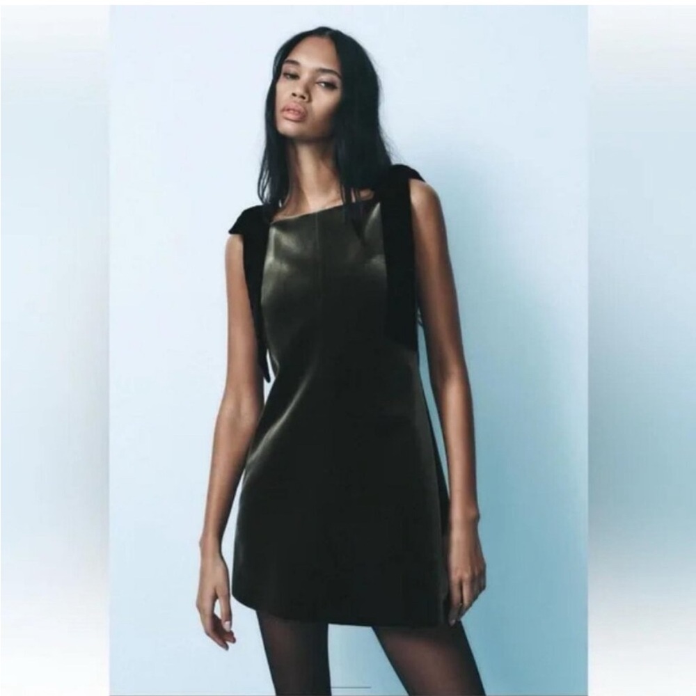 NWT Velvet Green Dress with bow detail - Medium